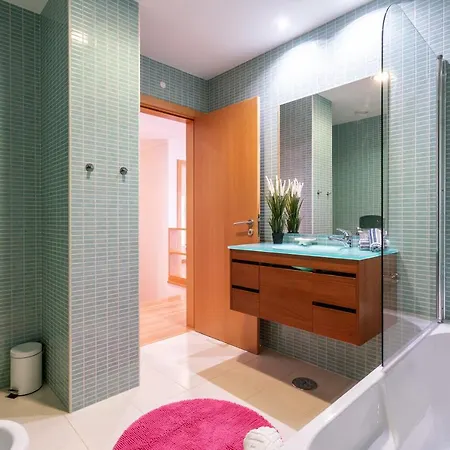 Privilege Naessens With Rooftop Pool, Village Marina -