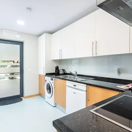 Privilege Naessens With Rooftop Pool, Village Marina - Apartman *