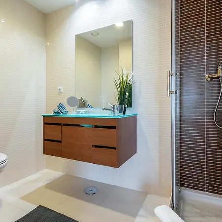 Privilege Naessens With Rooftop Pool, Village Marina - 奥良