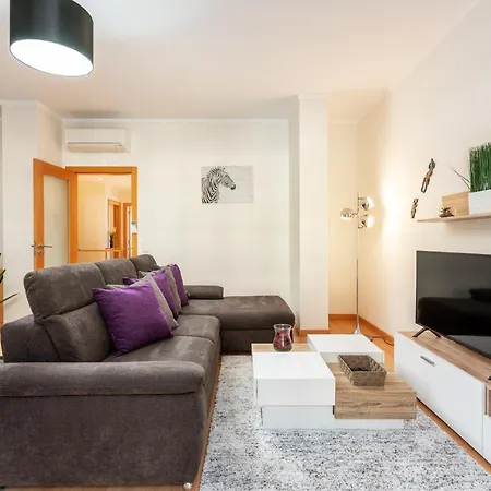 Privilege Naessens With Rooftop Pool, Village Marina - Apartman Olhão