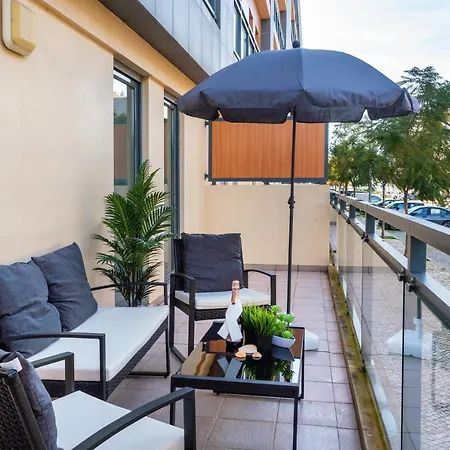 Privilege Naessens With Rooftop Pool, Village Marina - Olhão