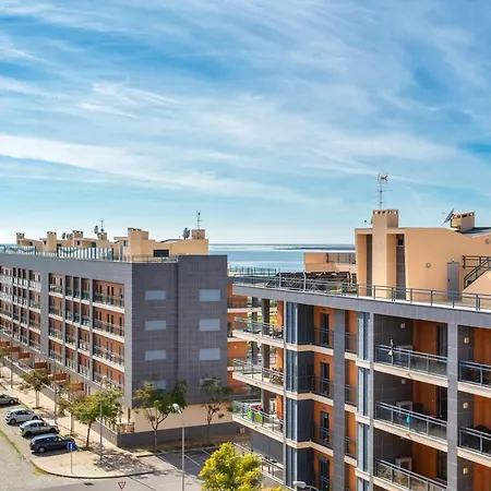 Appartement Privilege Naessens With Rooftop Pool, Village Marina - Olhão