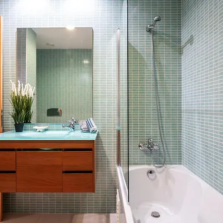 Privilege Naessens With Rooftop Pool, Village Marina - * Olhão