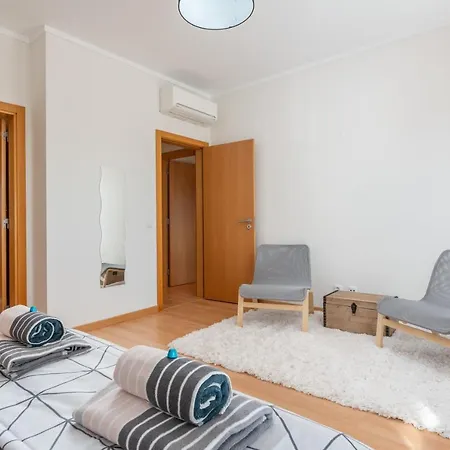 Privilege Naessens With Rooftop Pool, Village Marina -