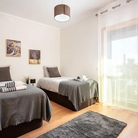 Privilege Naessens With Rooftop Pool, Village Marina - * Olhão