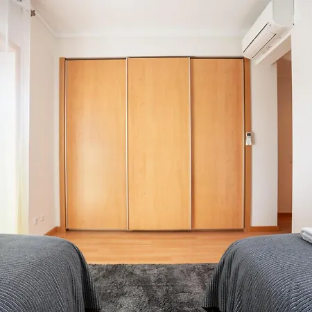 Privilege Naessens With Rooftop Pool, Village Marina -